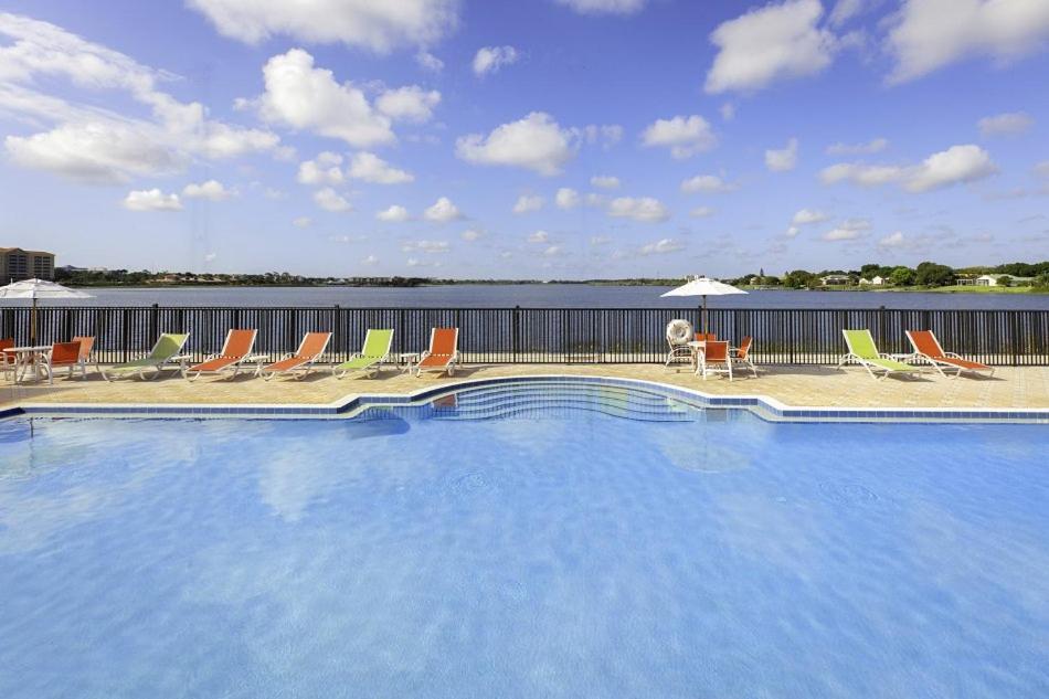 Stunning Condo Near Universal Studios Williamsburg Exterior photo